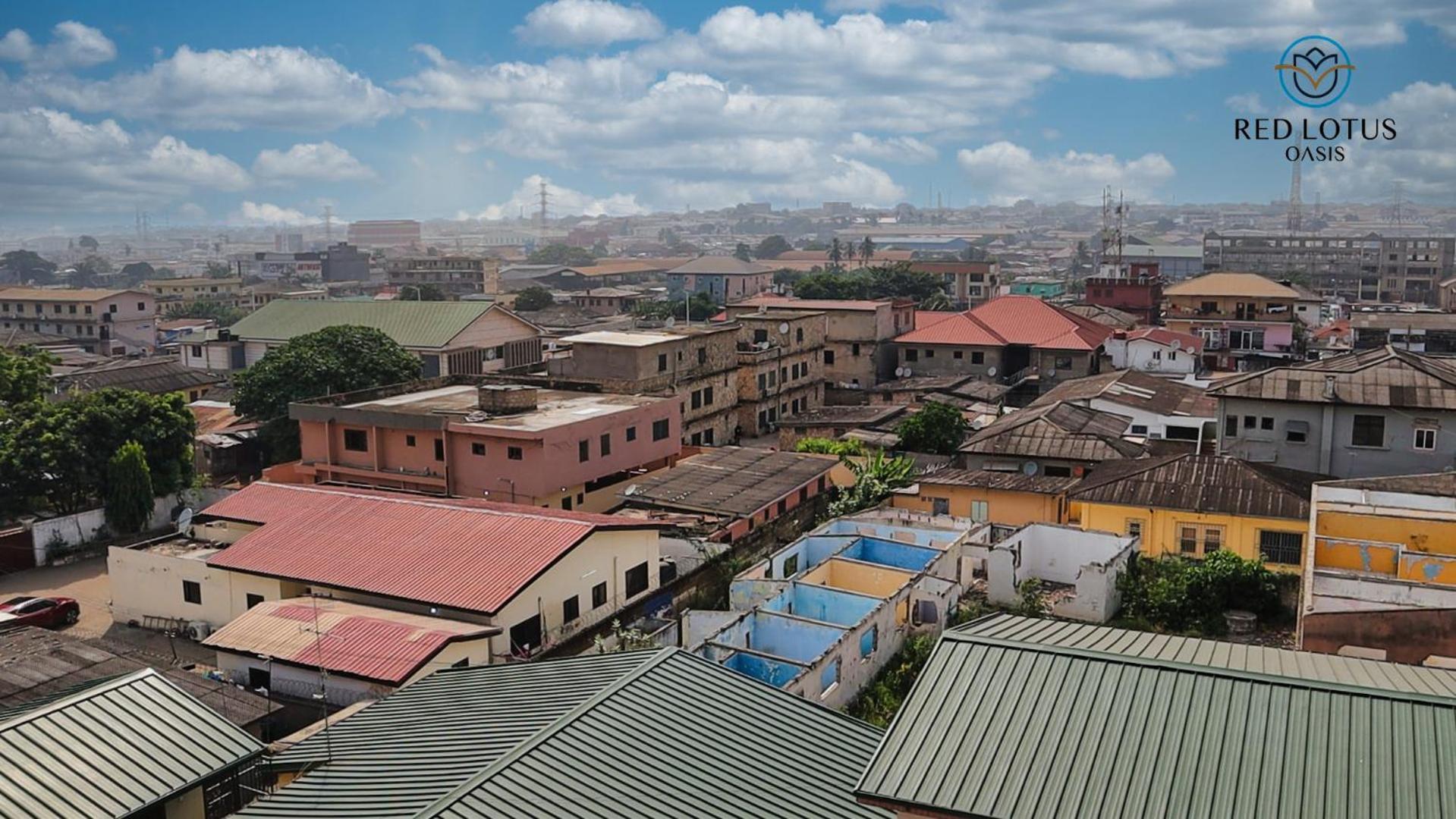 Charming Rooftop Apartments- Strong Wi-Fi & 40Percent Long-Stay Disc- Red Lotus Oasis Accra Exterior photo