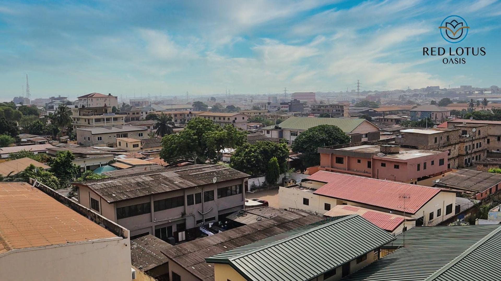 Charming Rooftop Apartments- Strong Wi-Fi & 40Percent Long-Stay Disc- Red Lotus Oasis Accra Exterior photo