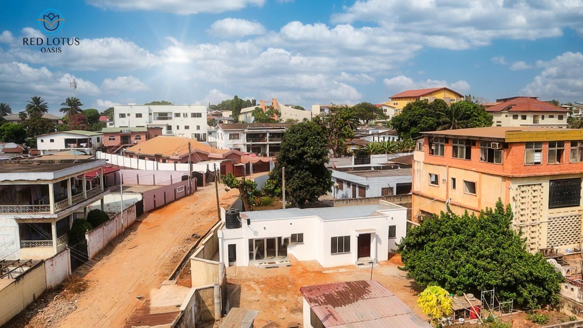 Charming Rooftop Apartments- Strong Wi-Fi & 40Percent Long-Stay Disc- Red Lotus Oasis Accra Exterior photo